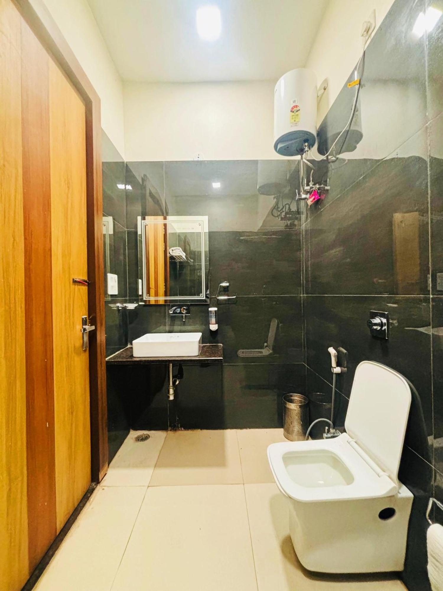 Hotel Amar Vilas & Resort Bharatpur Ruang foto
